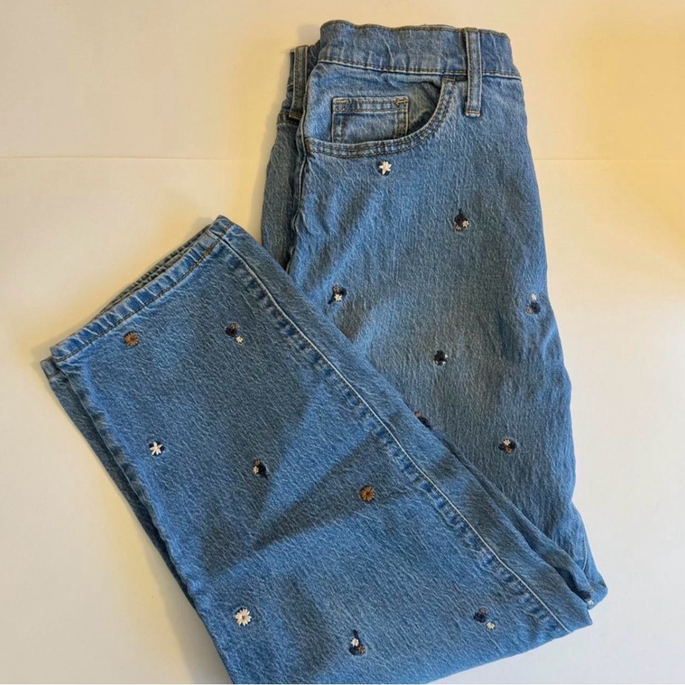 Jean pants with simple designs